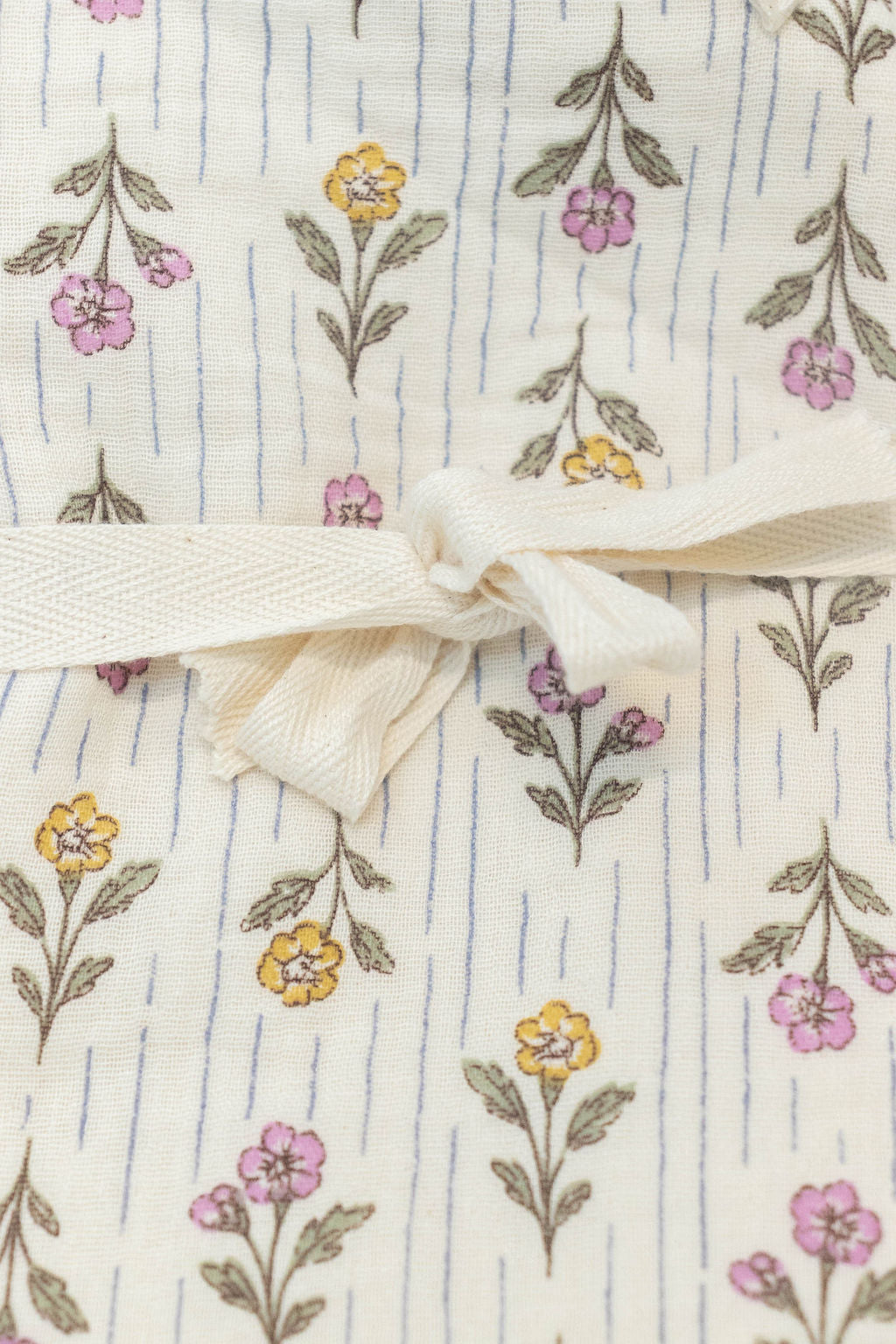Petite Evelina Meadow Whisper floral pattern detail