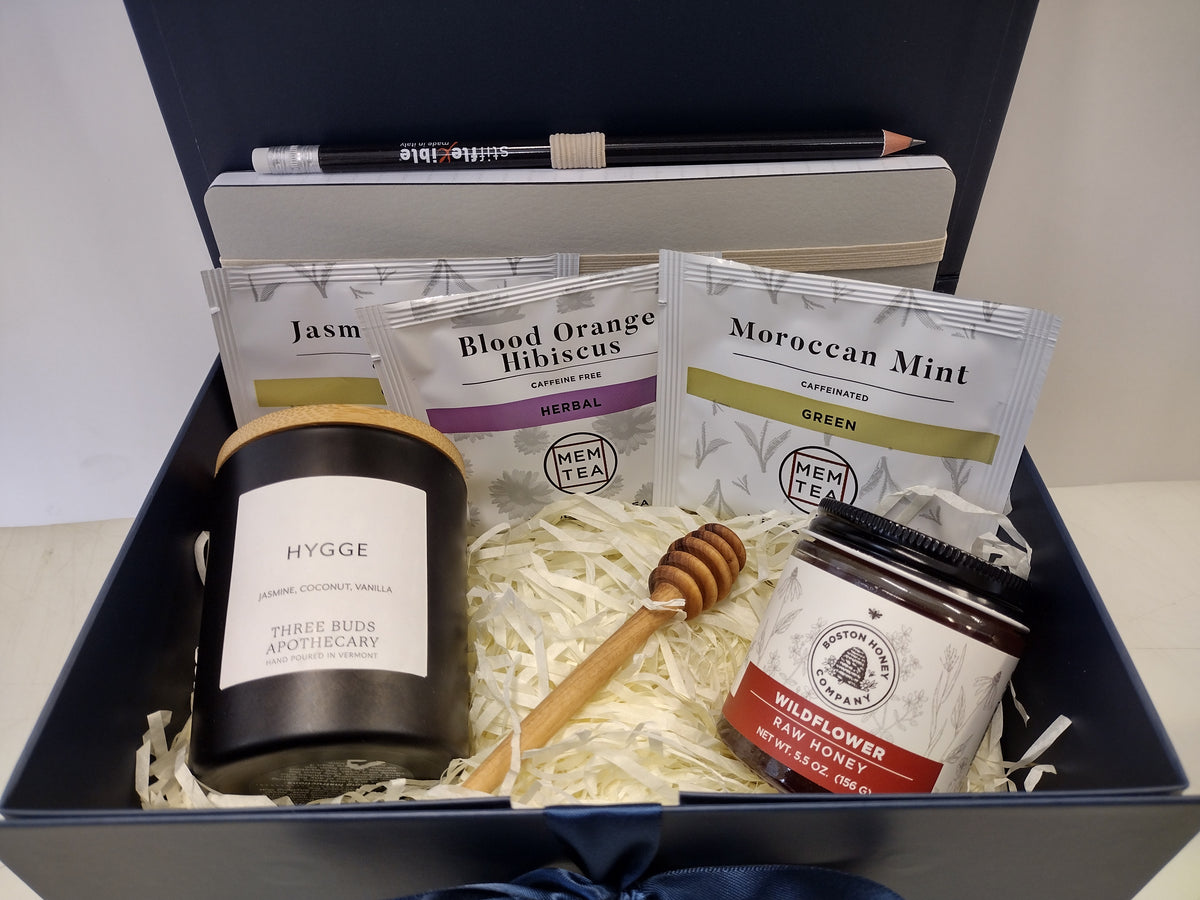 Hygge gift box with candle, Italian notebook, MEM tea, wildflower honey and olive wood honey dipper